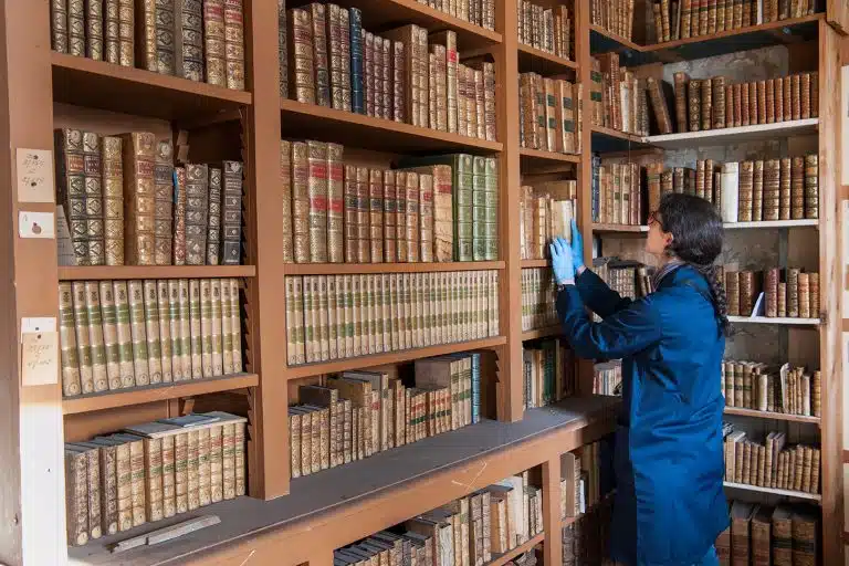 Consultation of Serlio’s library at the Château de Fontainebleau