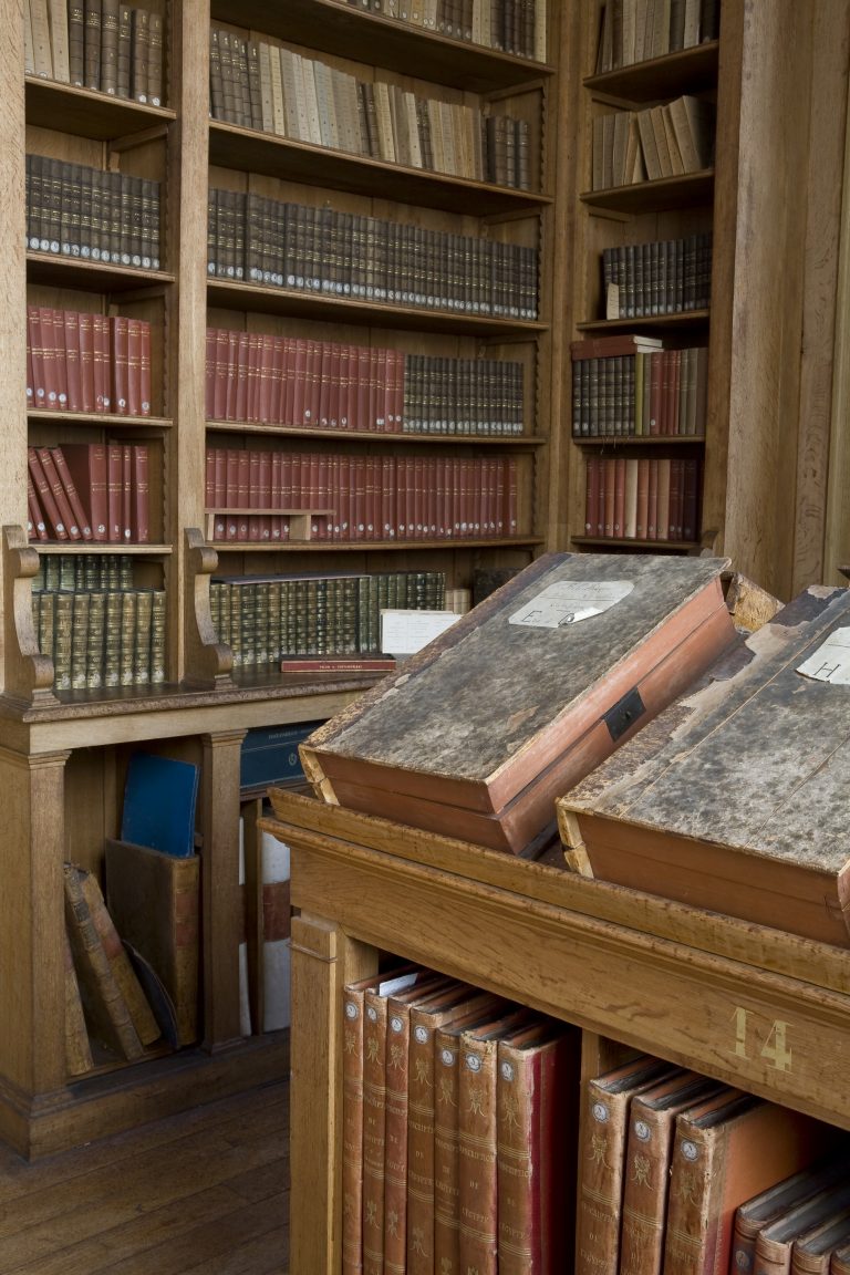Consultation de la bibliothèque de Serlio au château de Fontainebleau