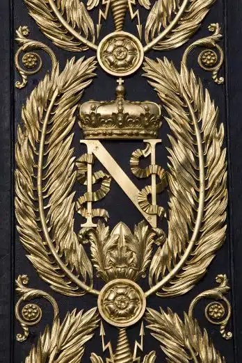 Grille de la cour d'honneur- château de Fontainebleau (c) Sophie Lloyd