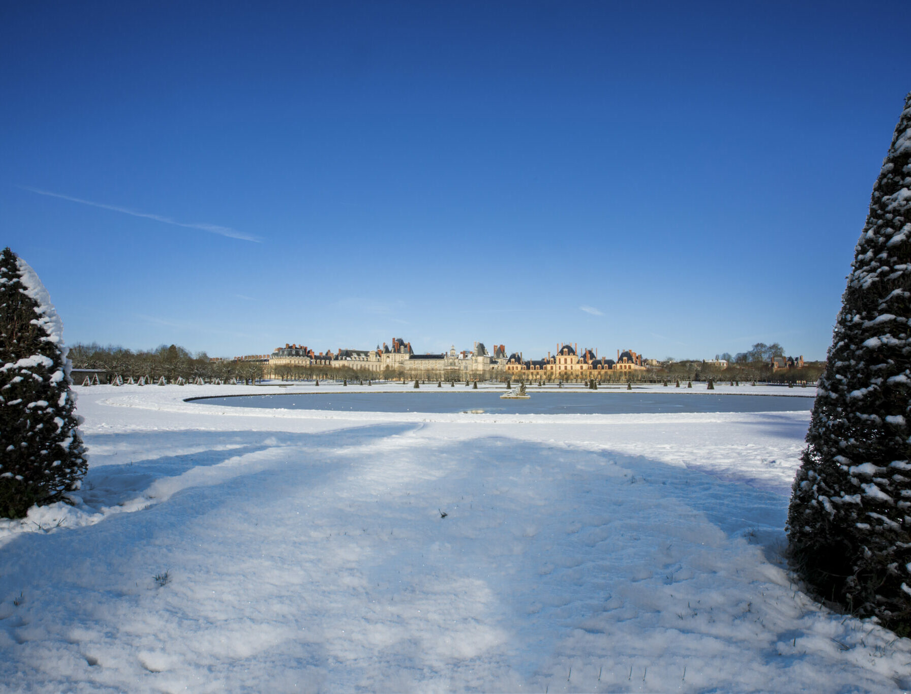 Noël / neige au château de Fontainebleau : venez profitez du château pendant les vacances d'hiver,en famille !
